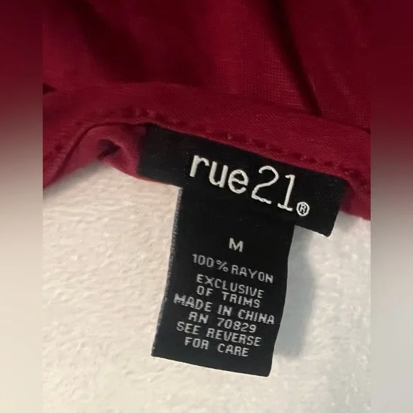 RUE 21 Junior Sleeveless Blouse with Embroidery Detail - Picture 4 of 4